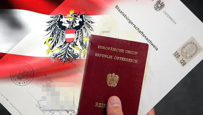 Подарок по-соседски: 25-летняя чиновница оформила гражданство Австрии знакомому чеченцу без проверок